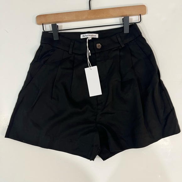 Reformation Black Mason Shorts - Picture 1 of 9